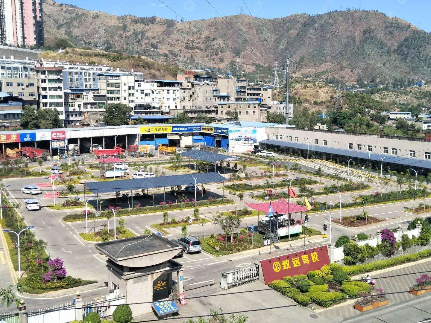 攀枝花市西區蘇鐵東路404號天駿汽車城內模擬器機器人可接送有考場$